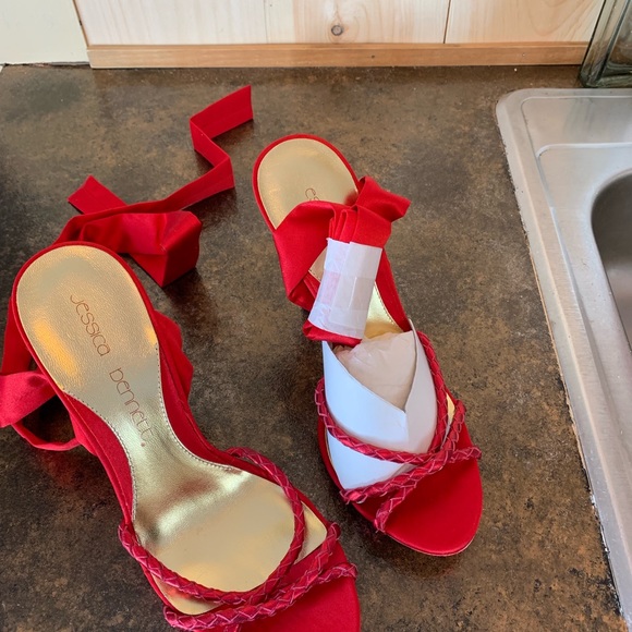 🌈 Jessica Bennett Fergie Strappy Heels - Picture 2 of 7